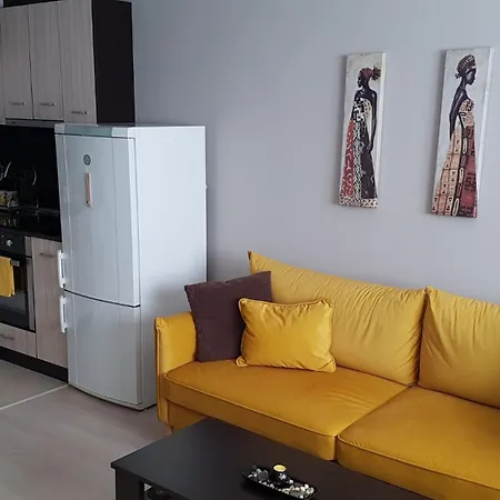 Poli's Aparment Sunny Freesia * Varna